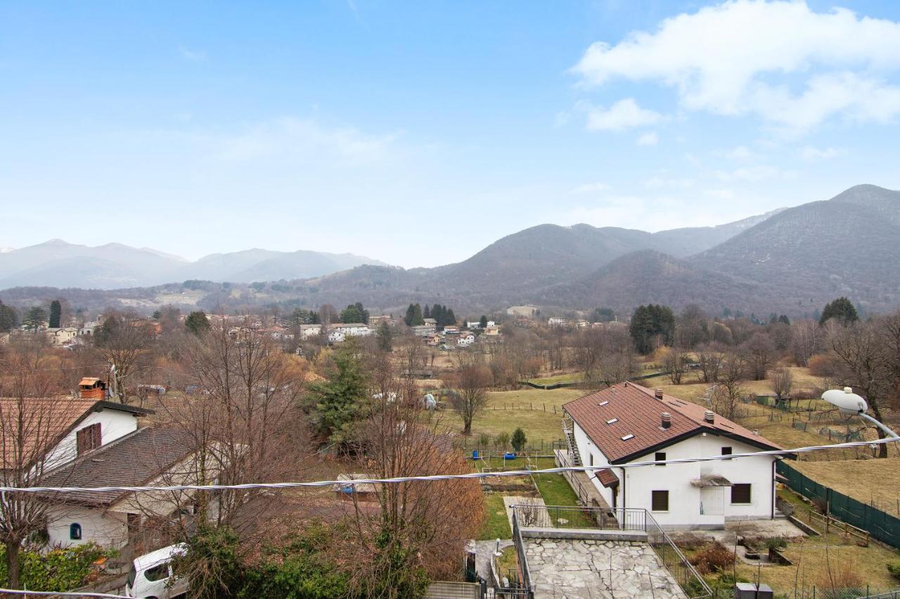 La Mansarda Di Eros E Tiziana Lägenhet Lanzo dʼIntelvi Exteriör bild